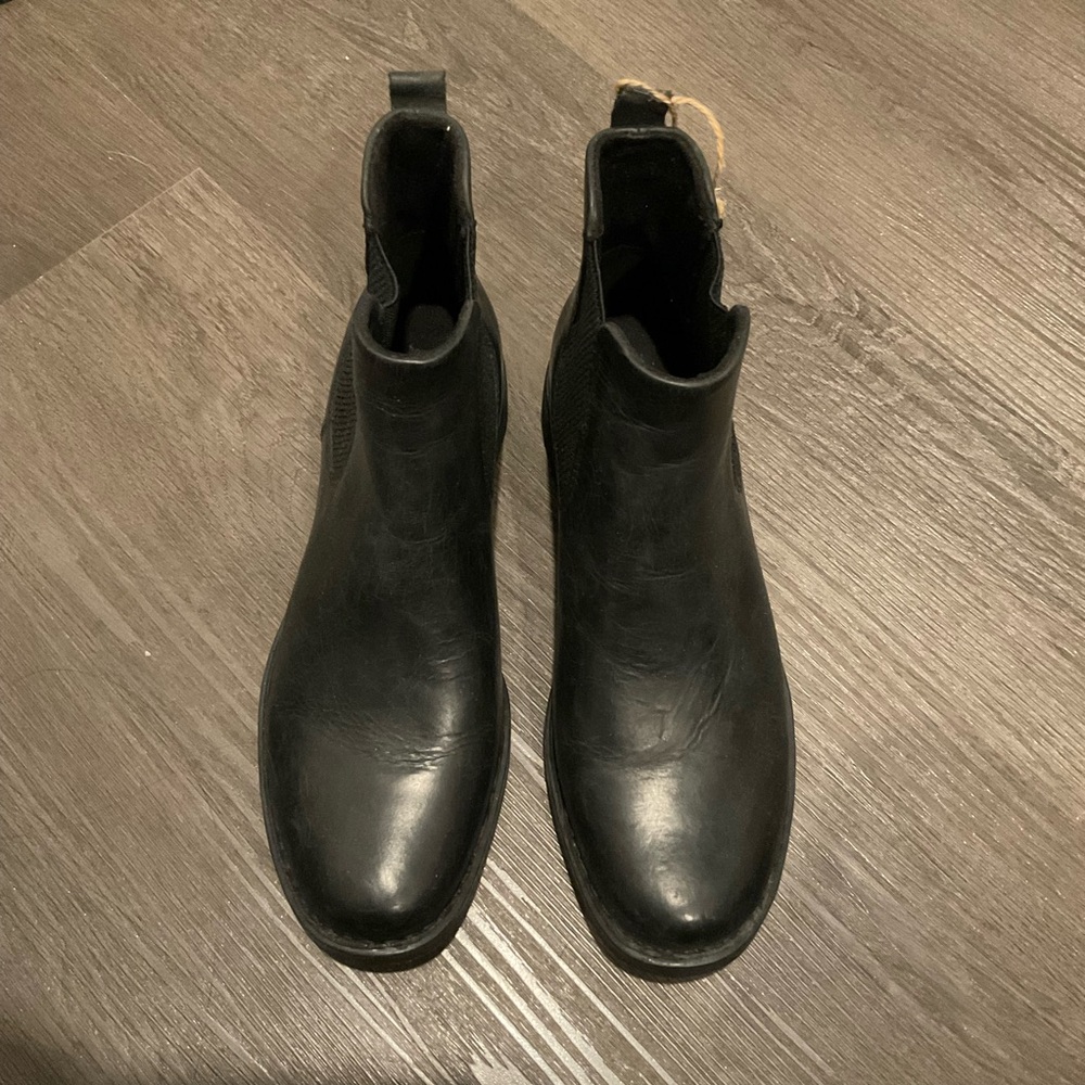 NWT Born Leather Booties